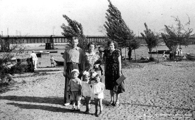 Деревянный мост. Фото 1956 г. Фото из архива Максима Кавуна.
