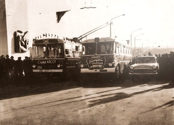Открытие Нового моста 5 ноября 1966 г. Фото из архива Максима Кавуна.