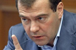 Медведев показал, как найти в Интернете рецепт наркотиков