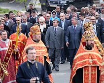 В Днепропетровске прошел крестный ход в память о погибших чернобыльцах