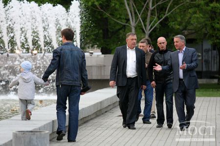 В Днепропетровске официально открыт сезон фонтанов (ФОТОРЕПОРТАЖ) В Днепропетровске официально открыт сезон фонтанов (ФОТОРЕПОРТАЖ)