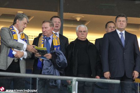 Vip-ложа матча Украина-Англия: 4 президента, министры и олигархи Vip-ложа матча Украина-Англия: 4 президента, министры и олигархи