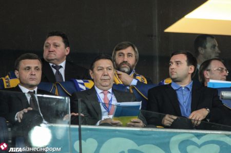 Vip-ложа матча Украина-Англия: 4 президента, министры и олигархи Vip-ложа матча Украина-Англия: 4 президента, министры и олигархи