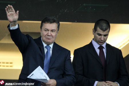 Vip-ложа матча Украина-Англия: 4 президента, министры и олигархи Vip-ложа матча Украина-Англия: 4 президента, министры и олигархи
