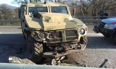 Российские оккупанты устроили ДТП с троллейбусом в Крыму. Есть жертвы Российские оккупанты устроили ДТП с троллейбусом в Крыму. Есть жертвы