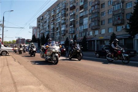 Байкеры открыли сезон костюмированным шоу (ФОТО) Байкеры открыли сезон костюмированным шоу (ФОТО)
