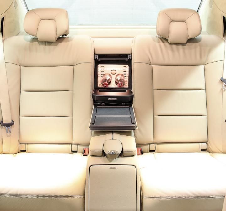 ШЕСТИДВЕРНЫЙ MERCEDES-BENZ E-CLASS ШЕСТИДВЕРНЫЙ MERCEDES-BENZ E-CLASS