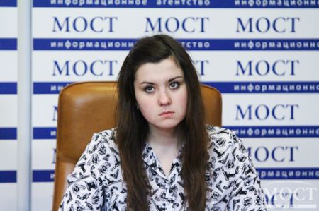 В Днепропетровске активисты сорвали антиукраинский форум (ФОТО) В Днепропетровске активисты сорвали антиукраинский форум (ФОТО)