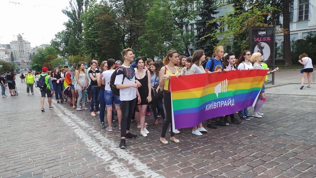 Марш равенства начался в Киеве: среди участников - нардепы ВР, дипломаты и политики ЕС 13 Марш равенства начался в Киеве: среди участников - нардепы ВР, дипломаты и политики ЕС 13