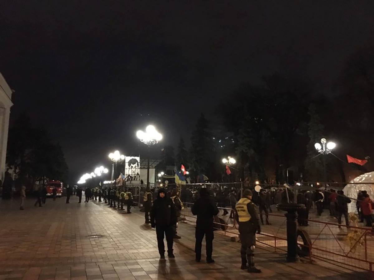 Сейчас под Верховной Радой относительно спокойно