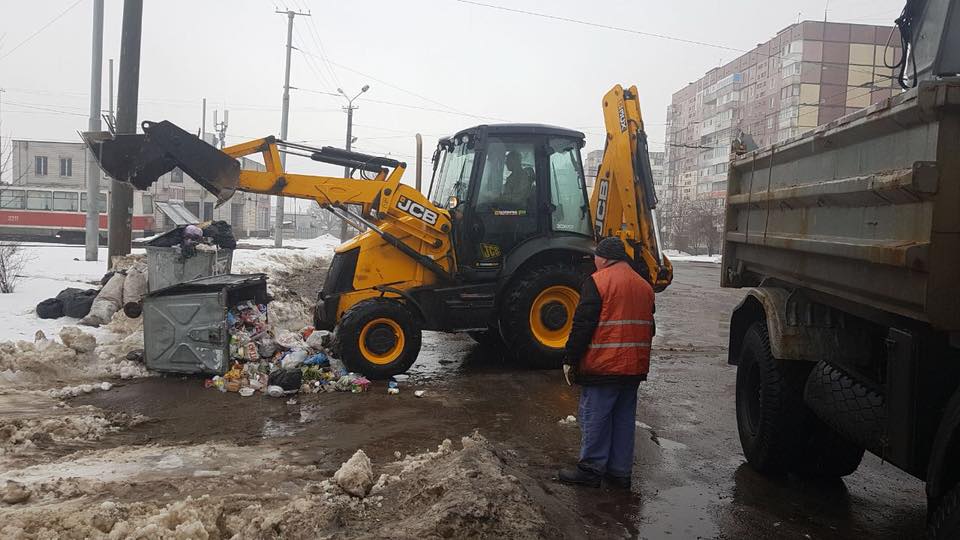 Сейчас ищут новое предприятие, которое будет заниматься вывозом мусора