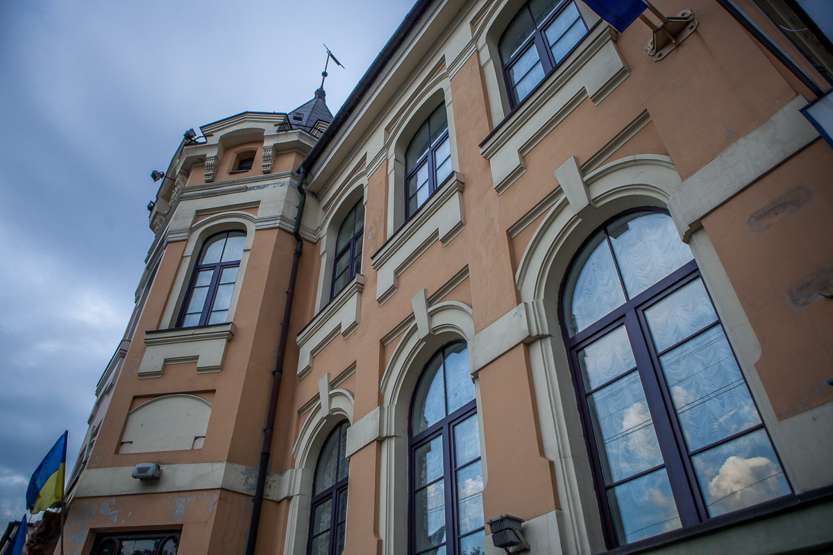 Чтобы покрыть потребности людей, в 1839-м городские власти выкупили для новой конторы усадьбу Щекутина на Екатерининском проспекте