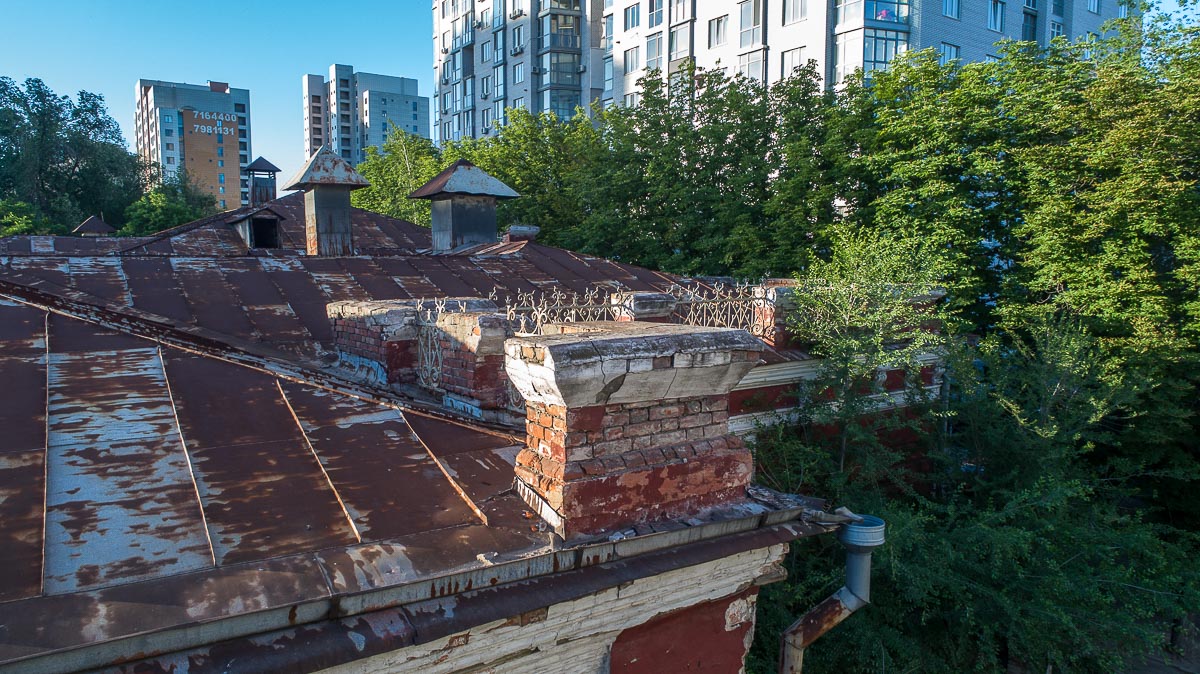 Однако здание вскоре продали, после чего его история оборвалась почти на полвека
