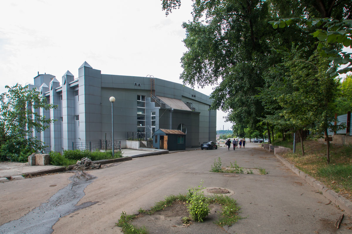 Тут можно гулять и кормить птичек