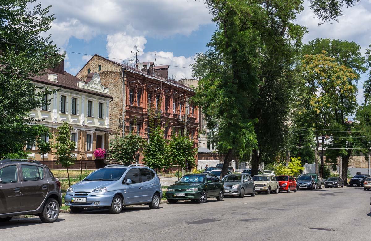 Судя по всему, заклятие действует и по сей день
